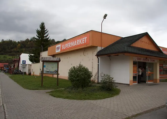 13 Komnata Nyaraló *